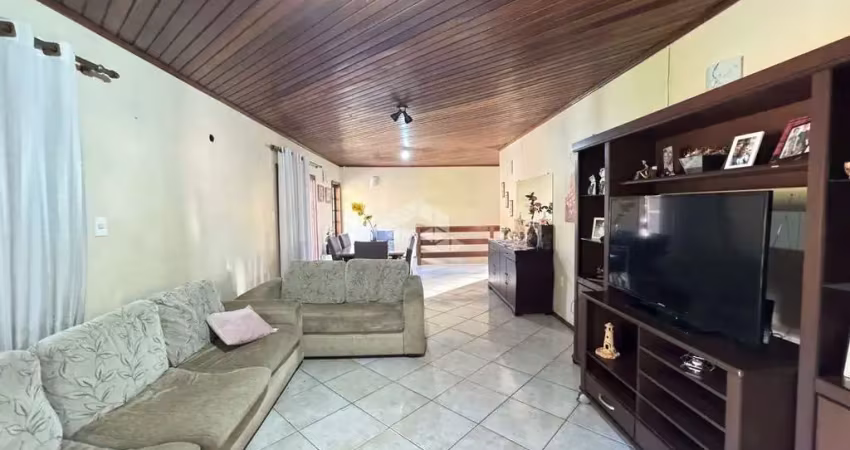 Prédio comercial e apartamento amplo na parte superior, no bairro margarida