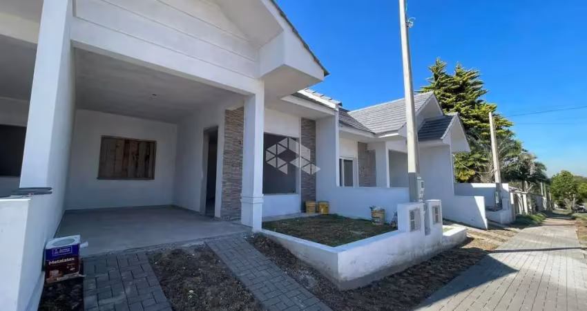 Casa geminada com 2 dormitórios no centro de vera cruz