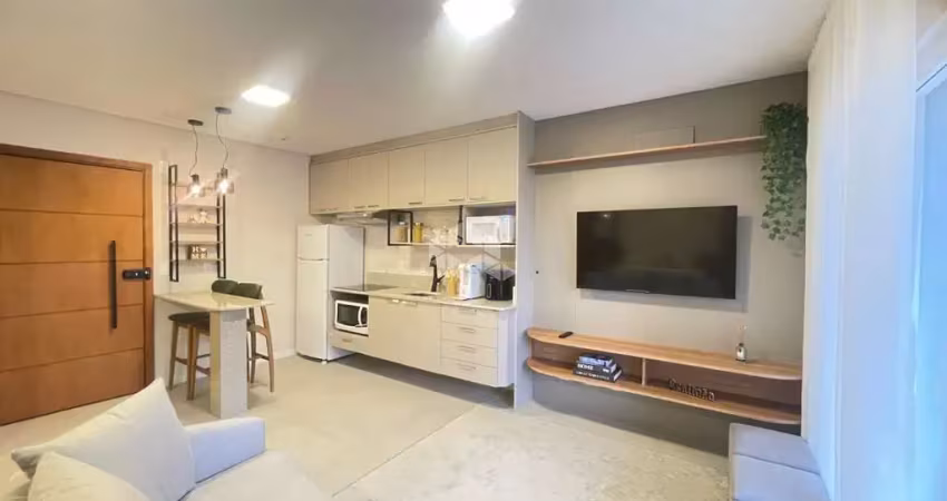 Apartamento térreo decorado e mobiliado, 01 dormitório, com pátio privativo!