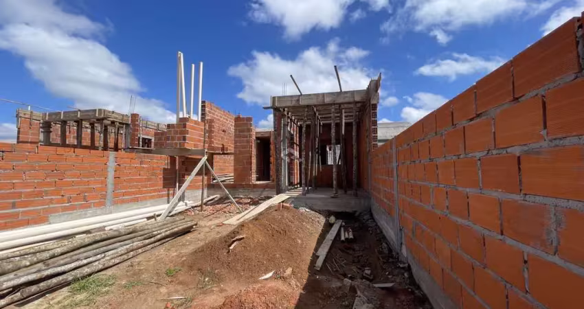 Casa geminada com 2 dormitórios e suíte em vera cruz.
