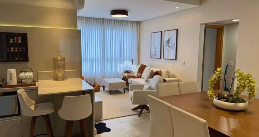Apartamento mobiliado com 2 dormitórios (01 suíte) e dois boxes no bairro santo inácio!