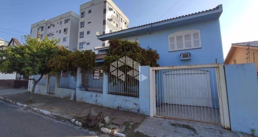Casa de 03 dormitórios no Rosário