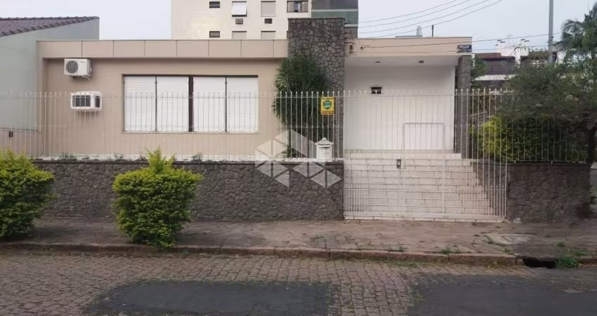 Casa com 360m² e 3 quartos à venda no Jardim Lindóia