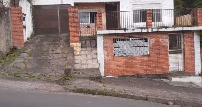 Casa com 100 m² e 4 quartos à venda no bairro Glória.