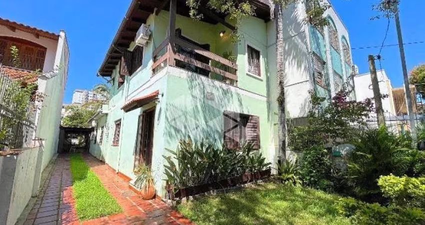 Casa com 178 m² , 3 quartos sendo 1 suíte  à venda no bairro Santana