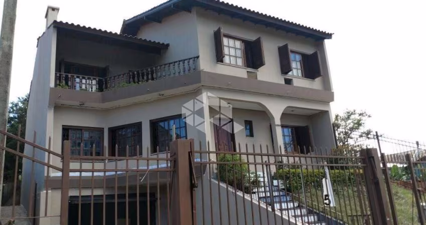 Sobrado com 490m² e 4 quartos à venda no bairro Cristal.