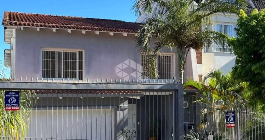 Casa sobrado com 273m² e 3 quartos no bairro Chácara das Pedras
