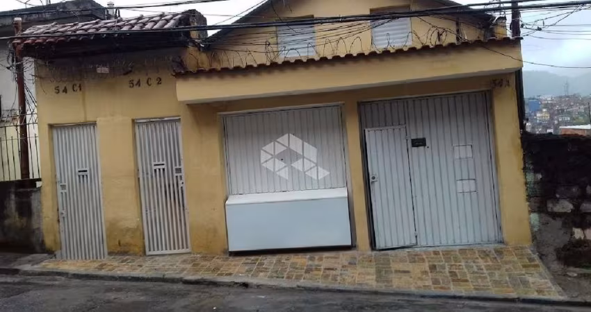 CASA  -  JARDIM CARUMBÉ