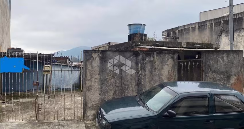 CASA  _  JARDIM CAROMBE