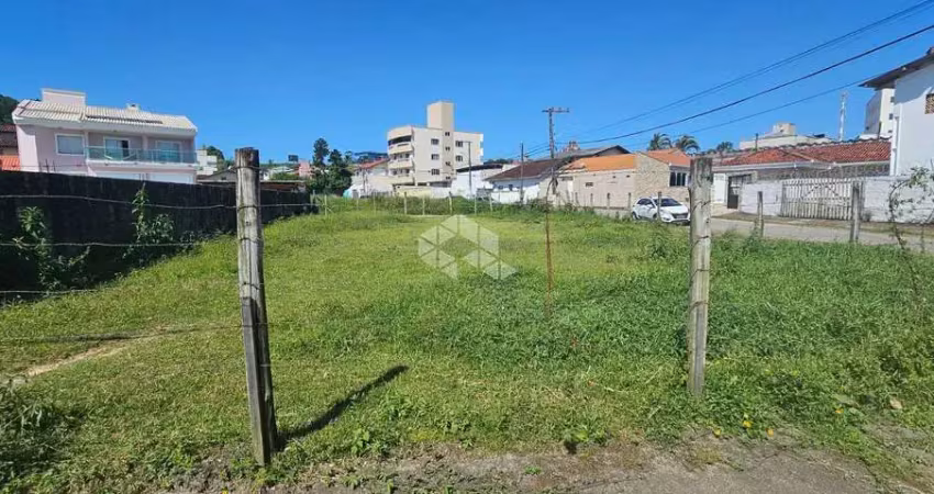 TERRENO LOTEAMENTO JARDIM DOS BARÕES, NO BAIRRO FORQUILHINHA, EM SÃO JOSÉ, SC, MEDINDO 483M² DE ÁREA TOTAL
