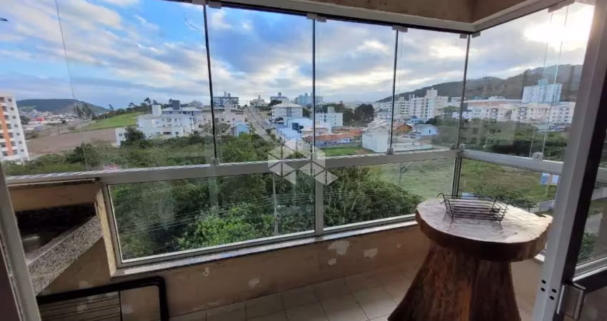 Apartamento no bairro Areias em São José.