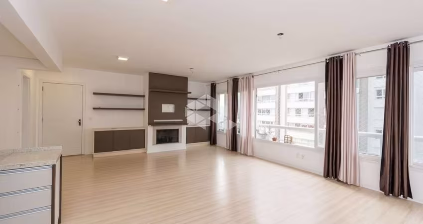 Apartamento 4 dormitórios, (4 Suítes), a venda no bairro Menino Deus