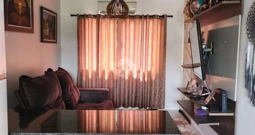Sobrado com 4 quartos, 1 suíte, 4 vagas e pátio, no Jardim Carvalho