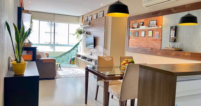 Apartamento à venda com 2 dormitórios, 57 m², 1 vaga no bairro Cavalhada