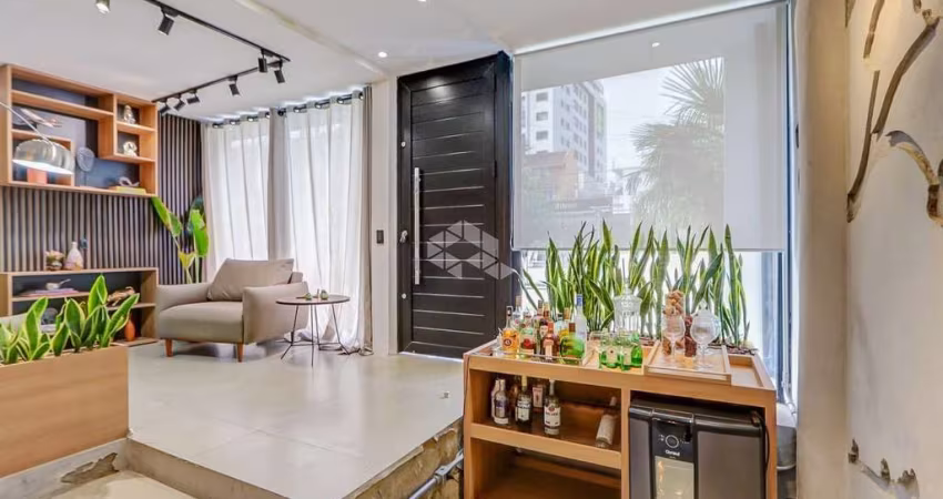 Casa térrea com piscina na Tristeza