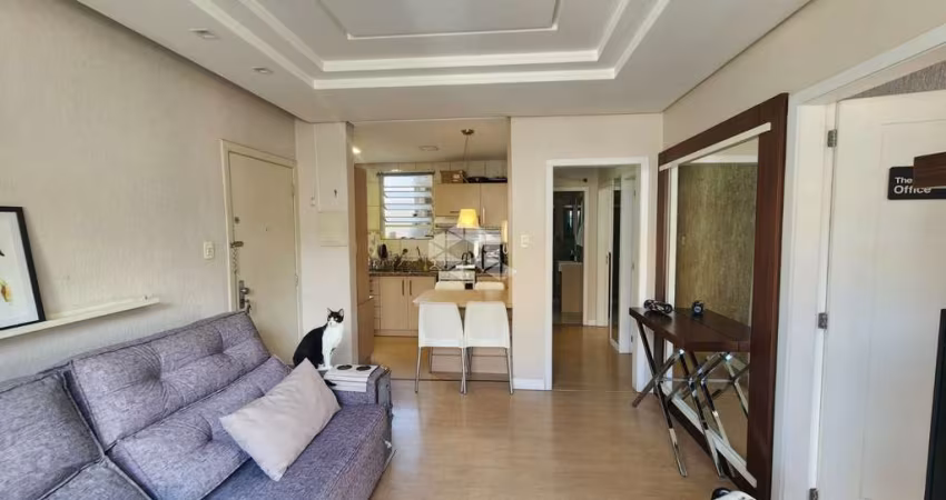 Ampo apartamento com 3 dormitórios, reformado, no Bairro Cidade Baixa em Porto Alegre/RS.