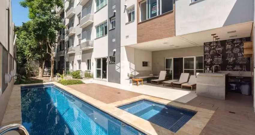 Apartamento 02 dormitórios, 58,84m², suite e vaga no bairro cristal.