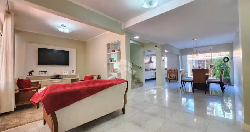 Casa em condomínio com infra completa no bairro tristeza.