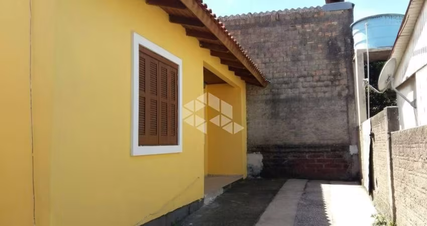 Casa  dois dormitórios a venda