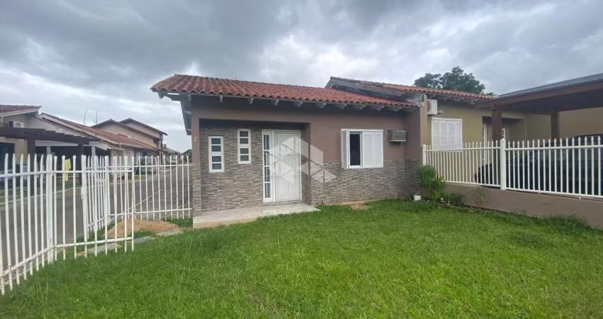 Casa de 2 dormitórios em condomínio fechado Gravatai