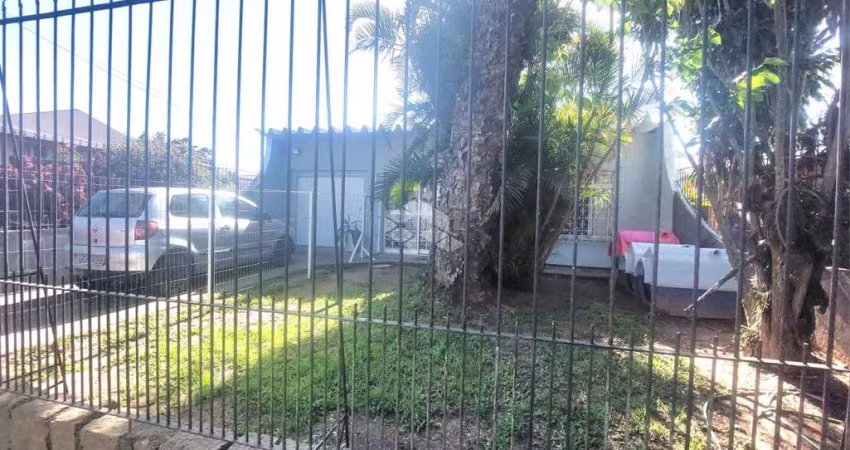 Vende casa térrea de 02 dormitórios