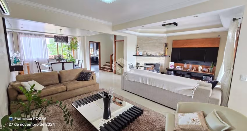 Casa em condomínio de 3 dormitórios no Cristal