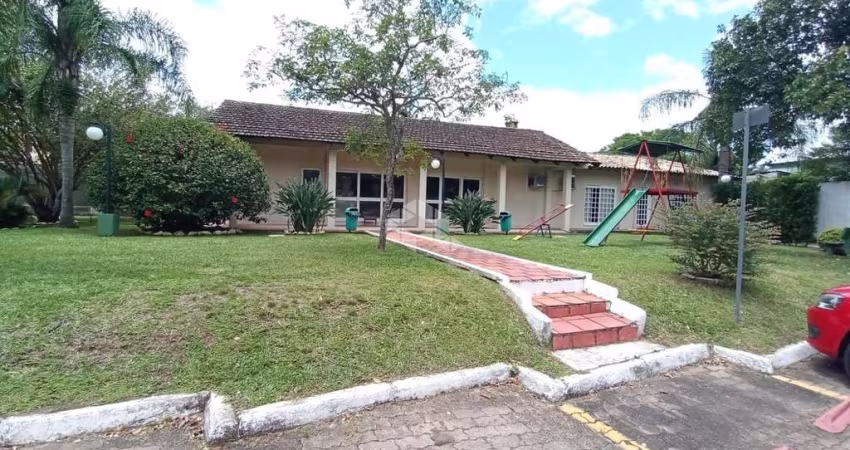 Casa a venda no bairro Ipanema com 2 dormitórios e com vaga de garagem