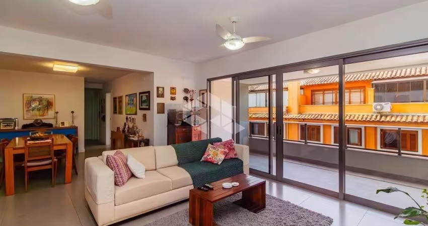 APARTAMENTO DE 3 DORMITÓRIOS, 3 SUÍTES, SACADA, CHURRASQUEIRA, LAREIRA E 3 VAGAS NO BAIRRO TRISTEZA