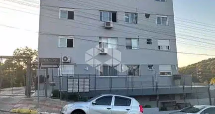 Apto 02 dorm, semi mobiliado, com garagem