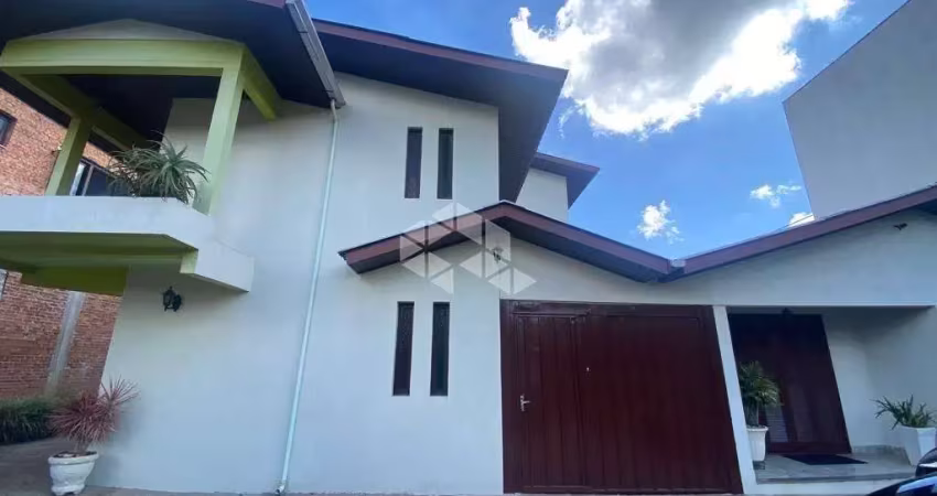 Linda casa com 3 dormitórios e 492m² de área total no bairro são luiz.