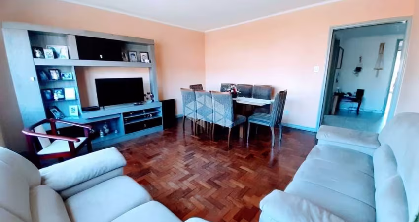Apartamento 03 dormitórios e 01 vaga com 126m² no bairro Menino Deus.