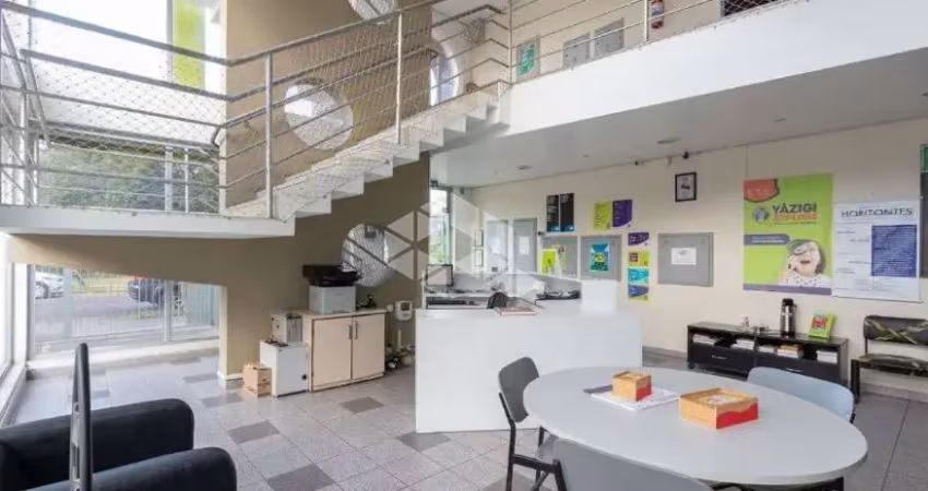 Prédio comercial na tristeza a 50 mts da av. wenceslau escobar