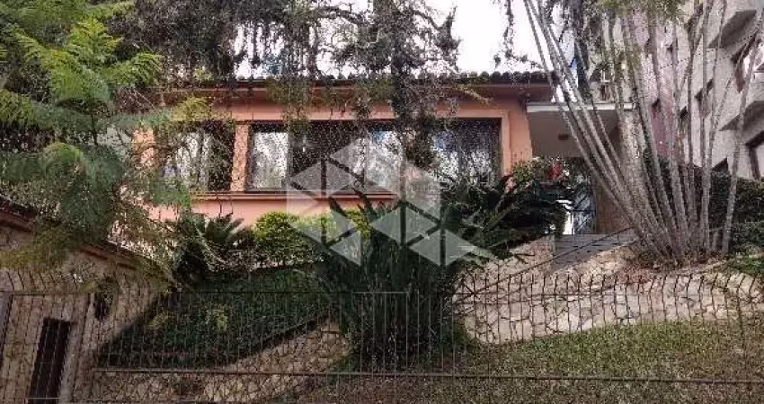 Casa de 04 dormitórios e 01 vaga com 223m² no bairro  higienópolis em poa.