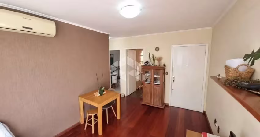 Excelente apartamento de 2 dormitórios com vaga de garagem coberta e escriturada no bairro auxiliadora