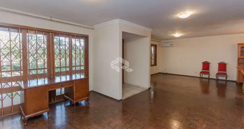 Casa à venda com 5 quartos, 4 vagas/box no bairro boa vista em porto alegre/rs