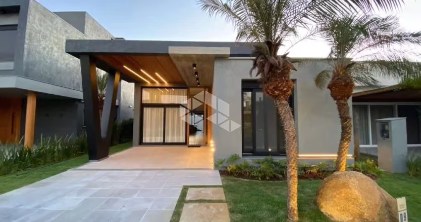 Casa à venda, com 4 quartos/dormitórios, 2 vaga/box, no condomínio Acqualina, Xangri-Lá/RS