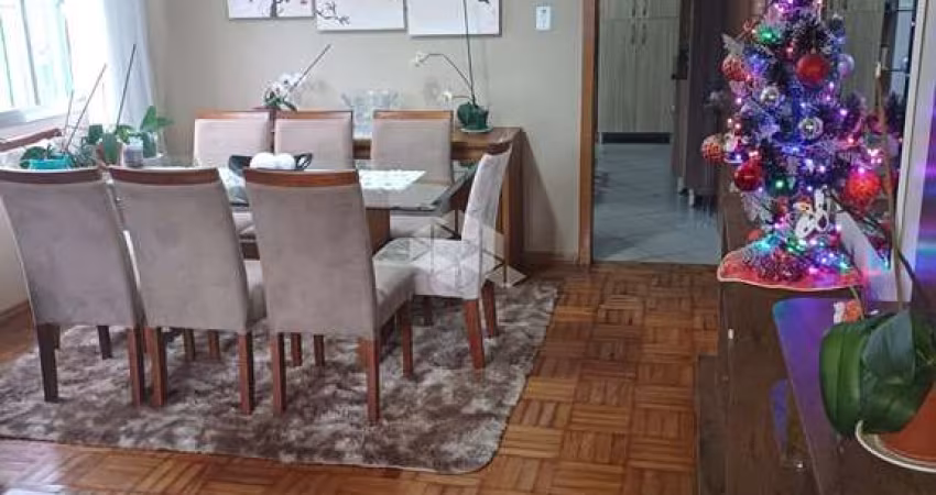 Casa de 3 quartos 1 suíte 2 banheiros, 4 vagas, terreno amplo, Canoas