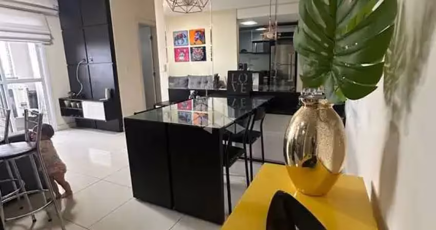 Apartamento 2 quartos, living, sacada com churrasqueira