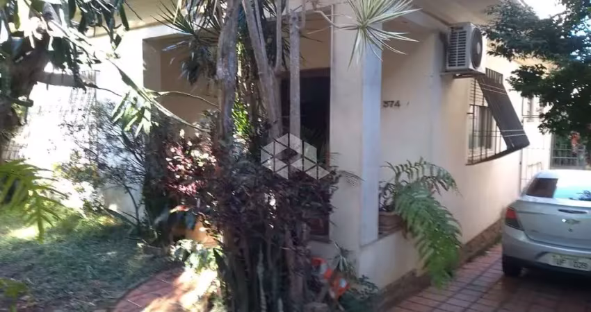 Casa com 3 quartos à venda na Avenida Encantado, 374, Petrópolis, Porto Alegre