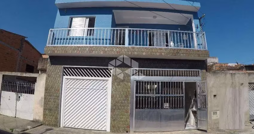 Sobrado á venda com Energia Solar - 200M2 por R$ 650.000,00 - Guaianazes