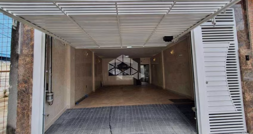 Casa à Venda, 2 Dorm., 3 Vaga(s), Capão do Embira, São Paulo.