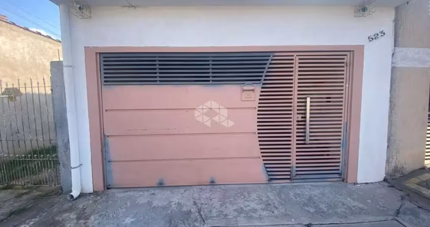 Casa Térrea recém reformada com 304m² com excelente localização.