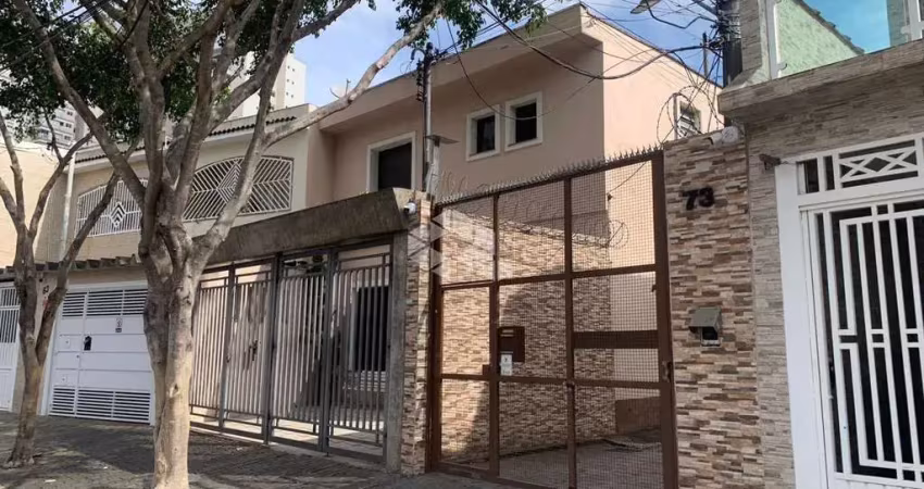 Sobrando em condomínio com 3 vagas de garagem e 3 dormitórios