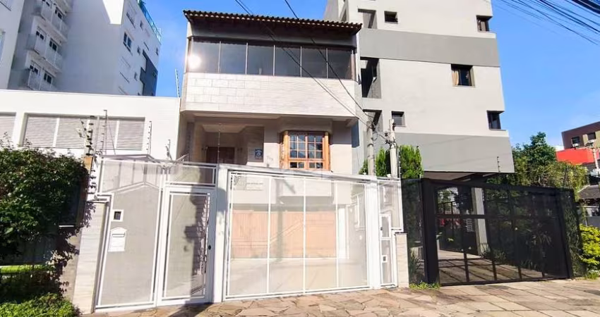 Linda casa com piscina com 3 dormitórios rua Barão do Guaíba no Menino Deus, parte alta!