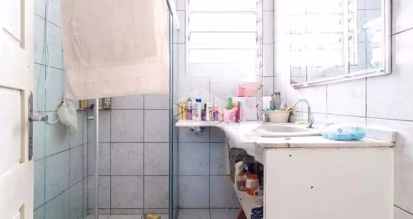 Casa à venda com 145m², 3 quartos/dormitórios e 4 vagas,  em Porto Alegre.