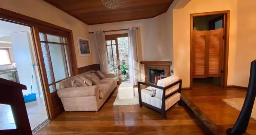 Casa tipo sobrado com 4 dormitórios com suite master, bairro sarandi em porto alegre.