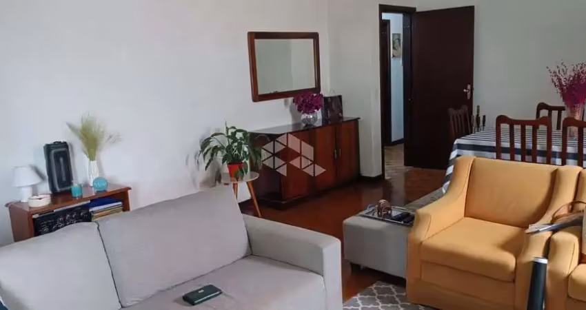 Casa ampla próximo a av. protásio alves, em porto alegre.