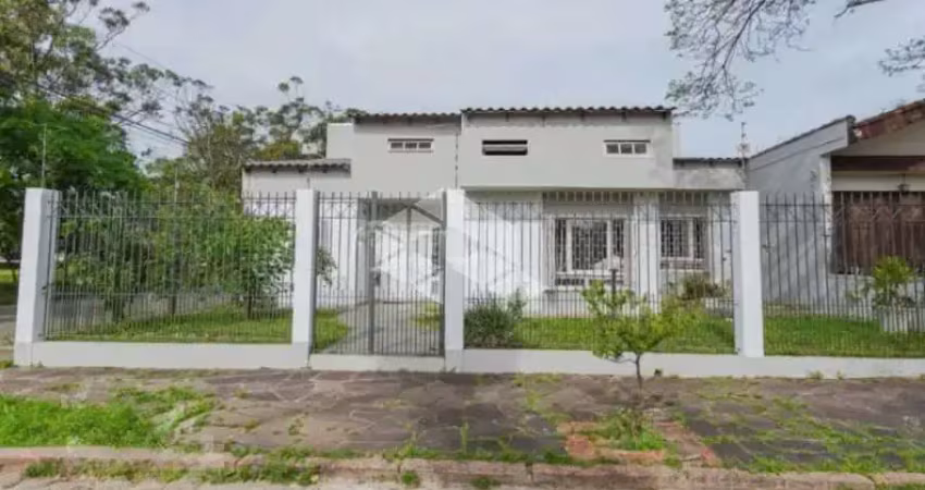 Linda casa  espaçosa com piscina no jd itu sabara, próxima a avenida baltazar oliveira garcia.