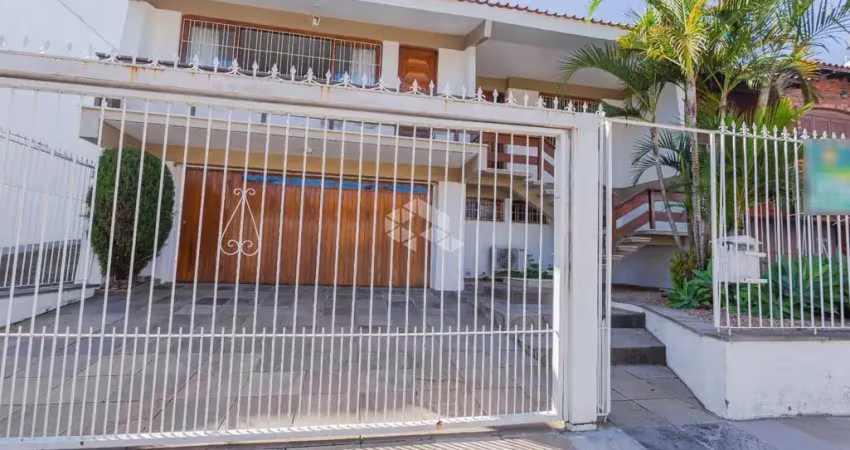 Casa com 3 quartos(1 suite)  266m² à venda em jardim lindóia, porto alegre.