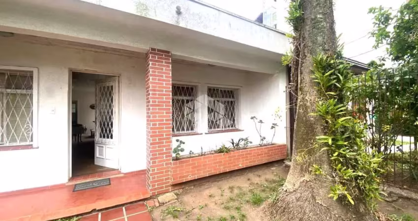 Casa antiga a venda com excelente terreno de 450 m² no passo da areia